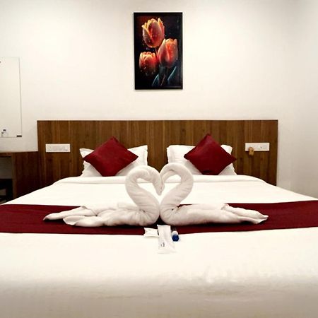Hotel Dream Suite, Kattappana Екстер'єр фото