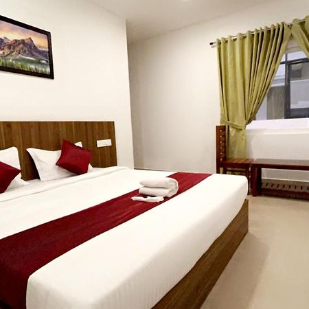 Hotel Dream Suite, Kattappana Екстер'єр фото