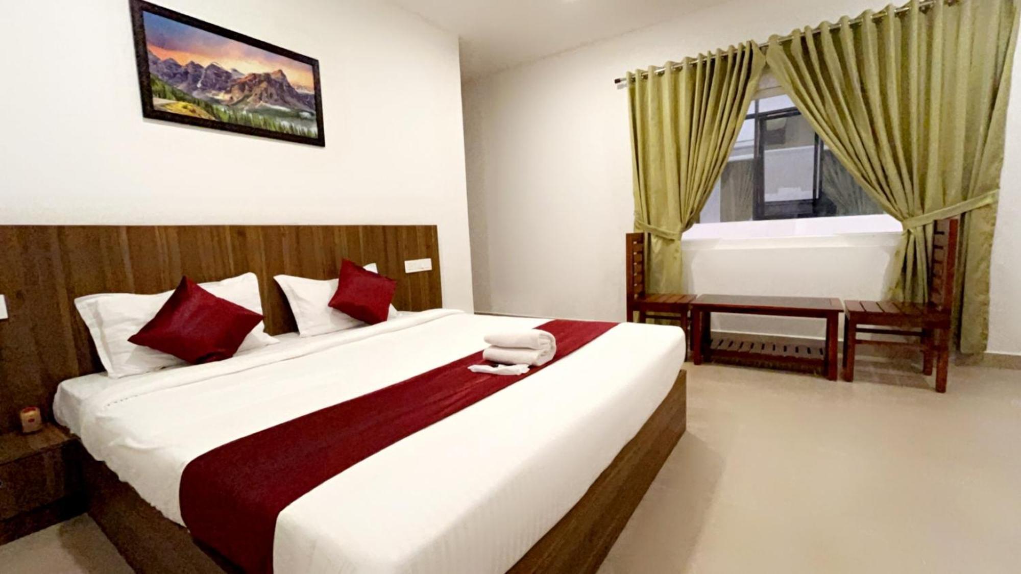 Hotel Dream Suite, Kattappana Екстер'єр фото