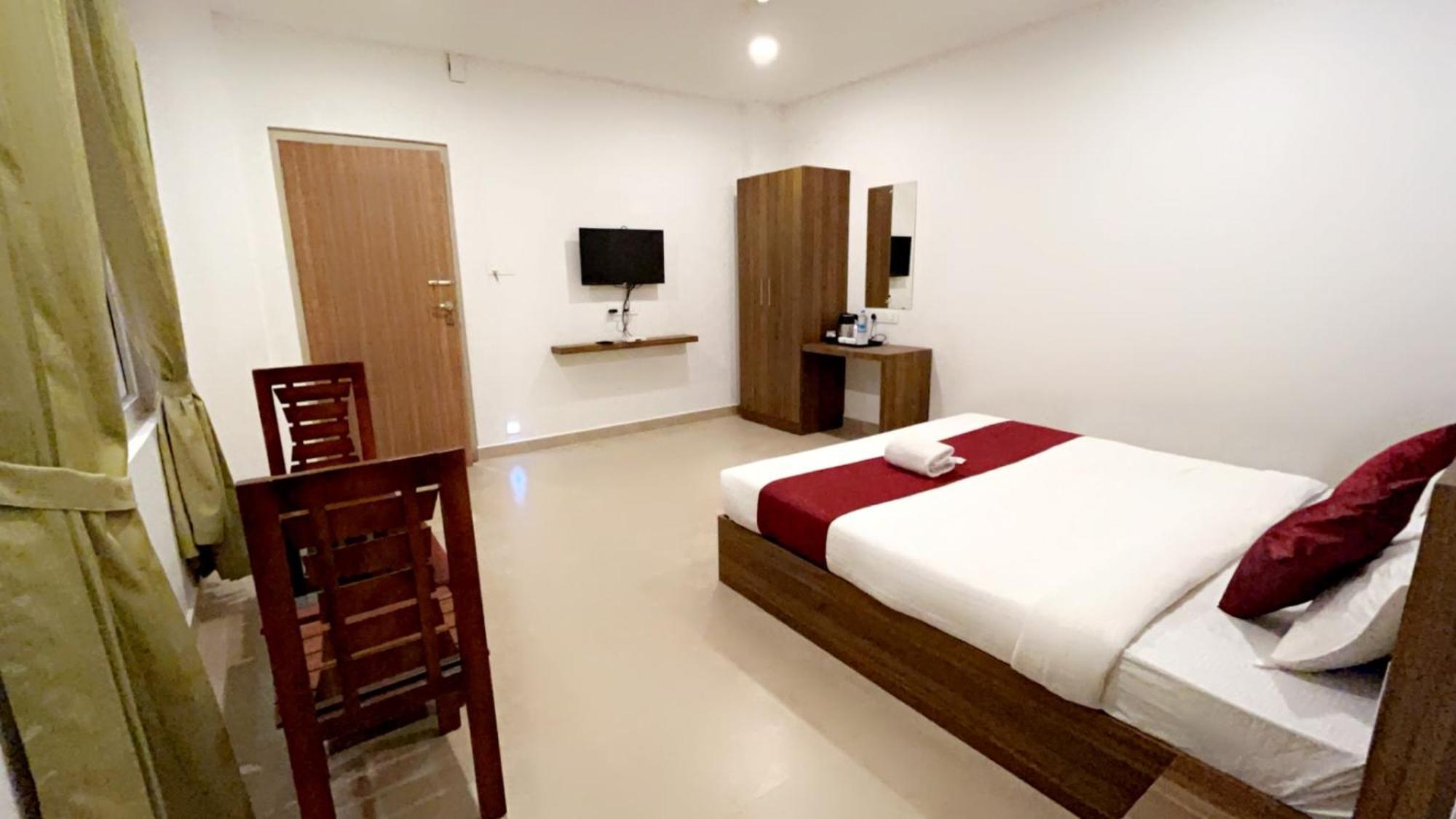 Hotel Dream Suite, Kattappana Екстер'єр фото